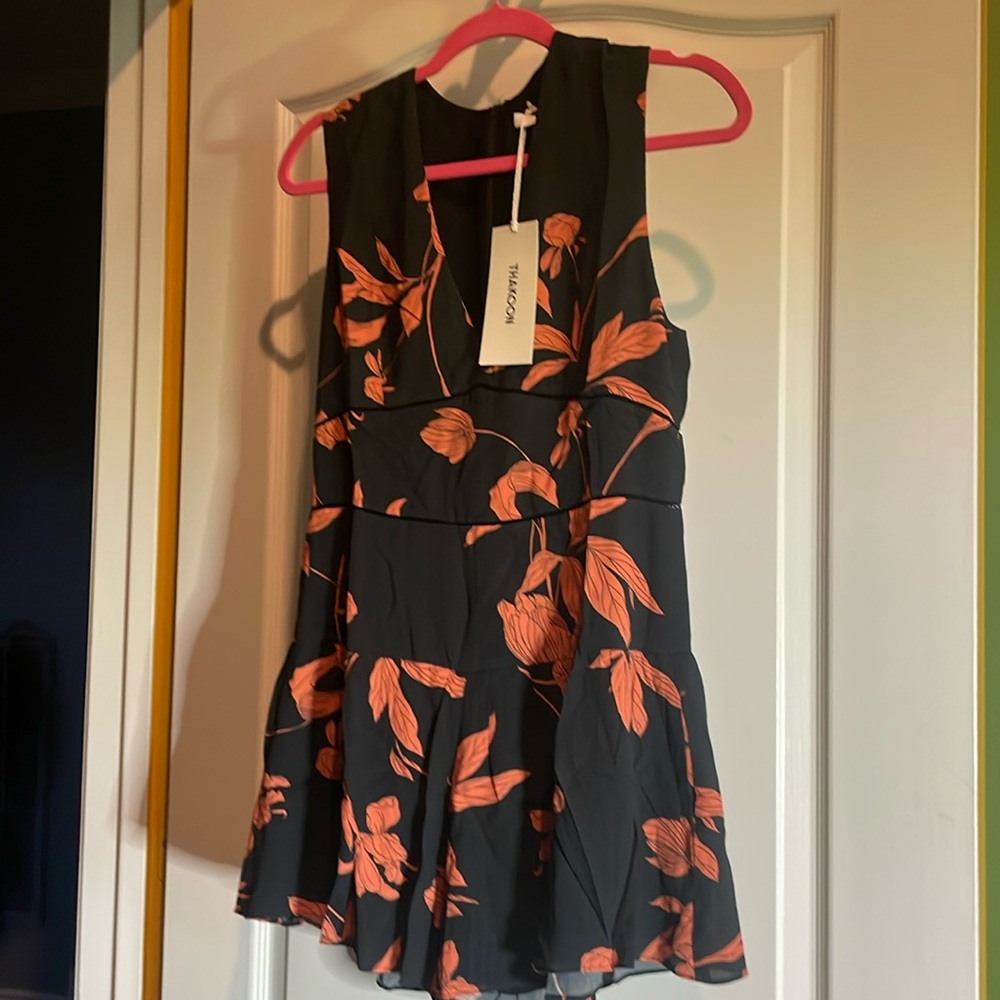 THAKOON Floral ruffled romper, size 2 black and orange zip back P2P 18 NWT🧡🖤